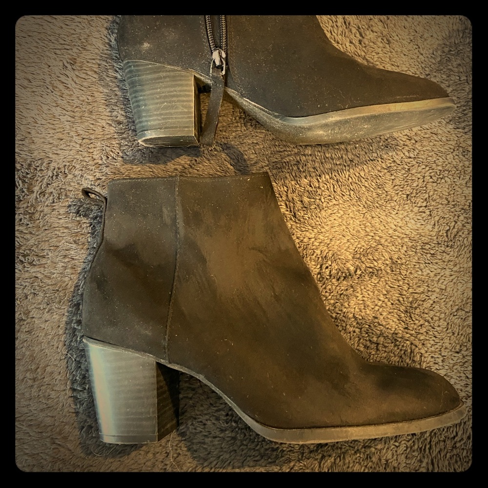 Old Navy Black Booties